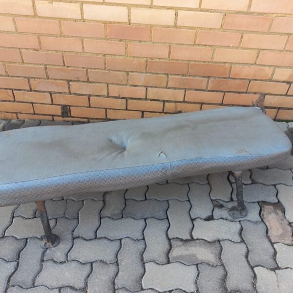 LOT: 2241 – Vintage Car Bench