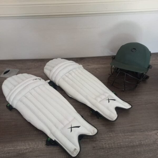 LOT: 2268 – Cricket Lot