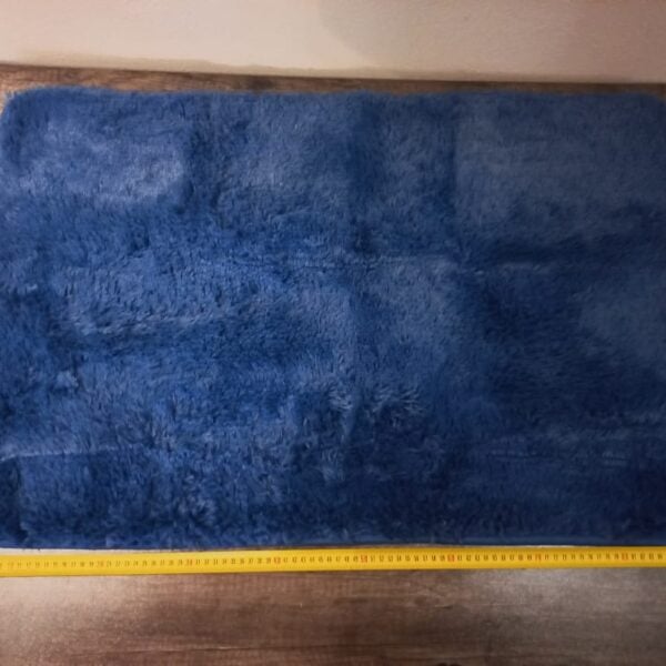 LOT: 2270 – Blue Fluffy Rug