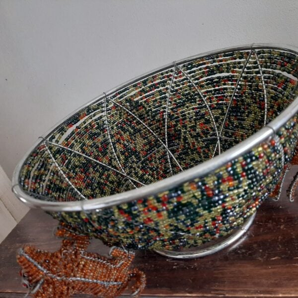 LOT: 2273 – Hand Crafted Fuits/Egg Bowl
