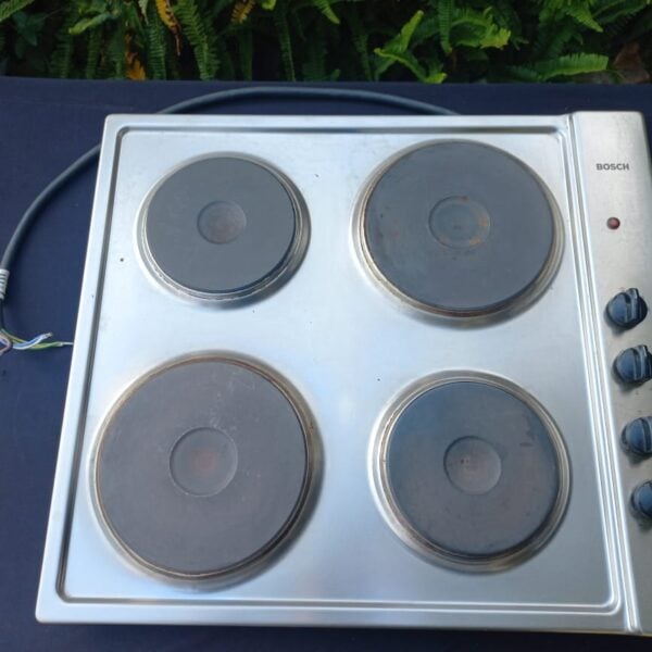 LOT: 2226 – Bosch 4 Plate Stove