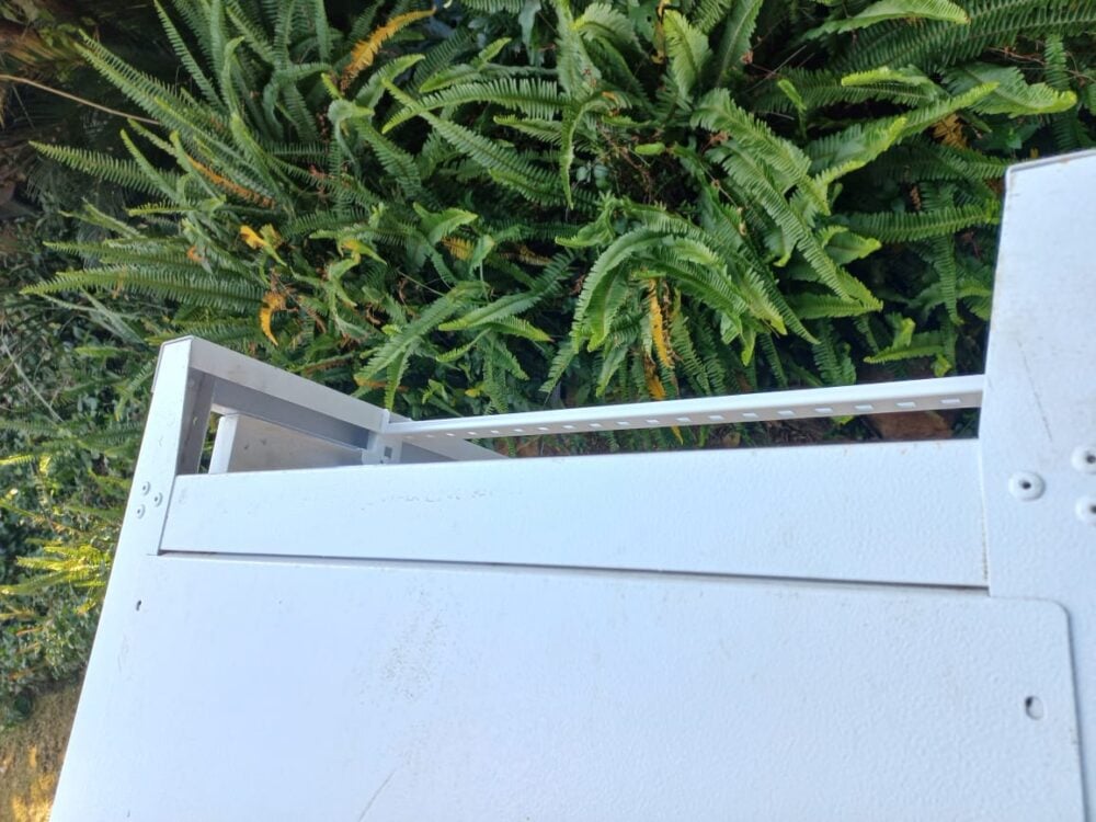 LOT: 2230 – Server Cabinet - Image 2