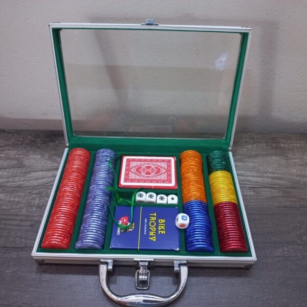 LOT 5057 : Bike Trophy Poker Gambling Chip Set