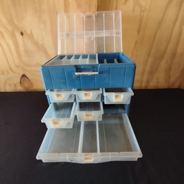 LOT 5058 : Compartment Storage box