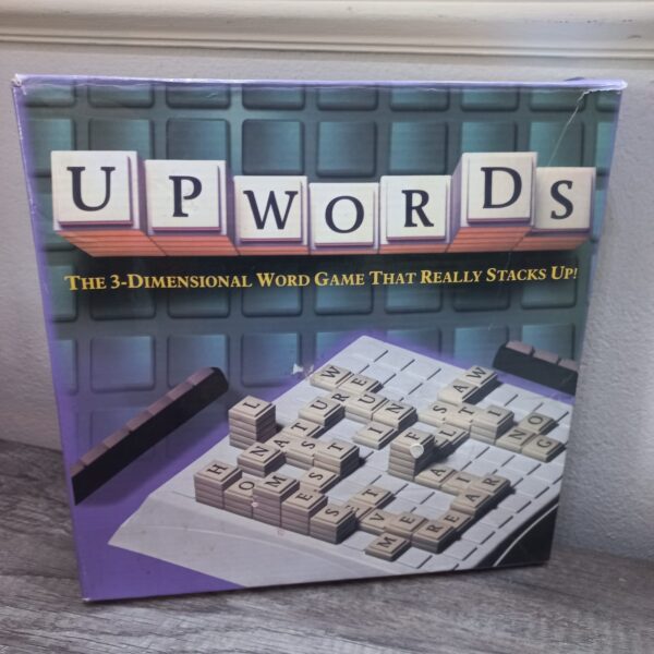 LOT 5060 : Upwords, a classic "3-dimensional" word game